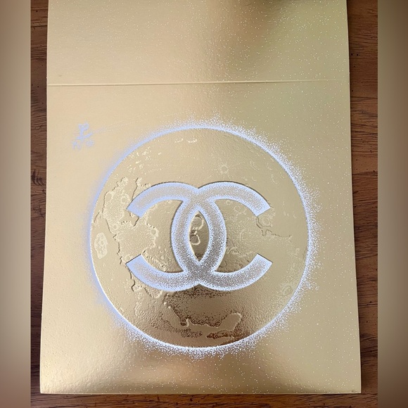 Series of CHANEL gift box slip covers in gold, black and white - Picture 6 of 7